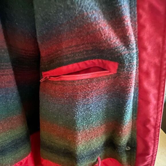 Lands End ~ Women’s Red Outerwear Jacket ~ Plaid Wool Lining ~ size L - Picture 8 of 13